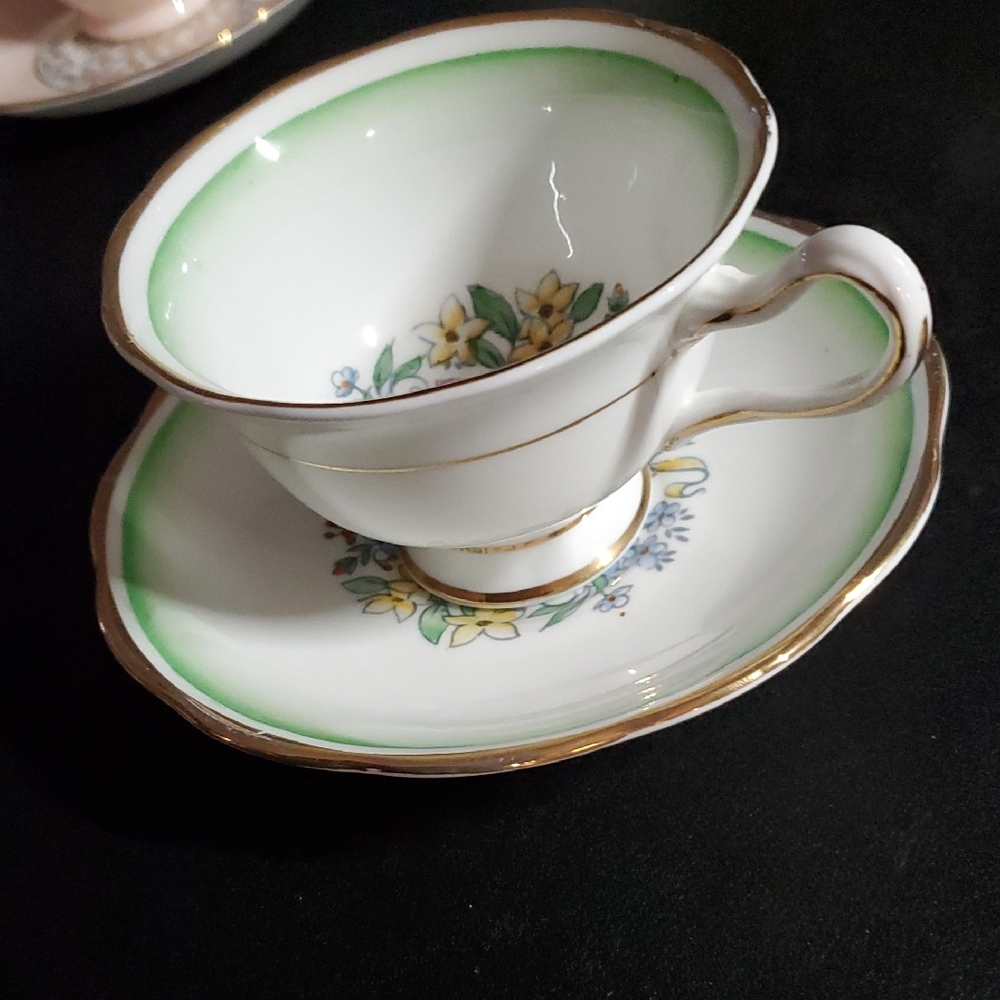 Eight Different Sets Of Floral Porcelain Teacup and Saucer Set - Picture 3 of 13
